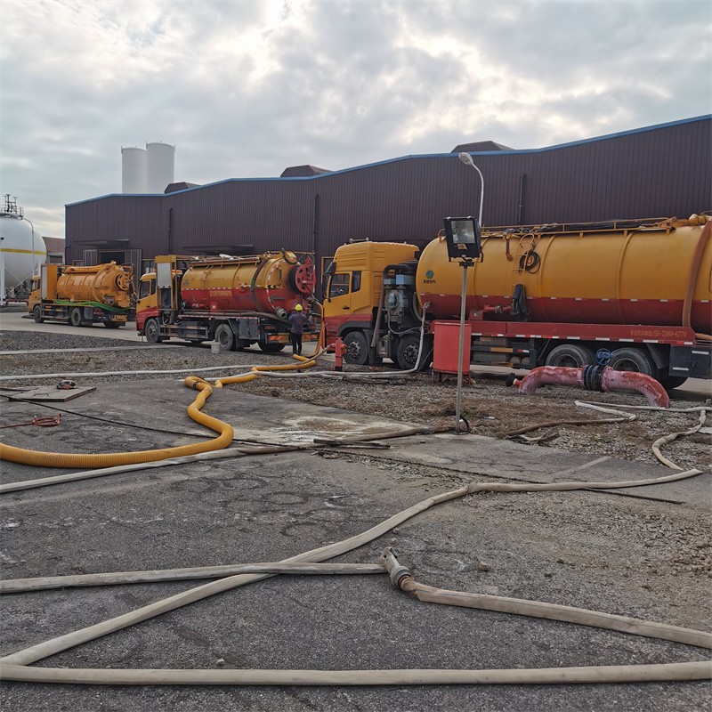 钟山污水池清理