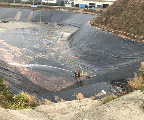 钟山废水池清理